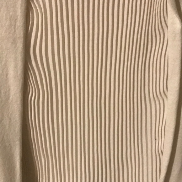 Ivory top - Picture 3 of 3